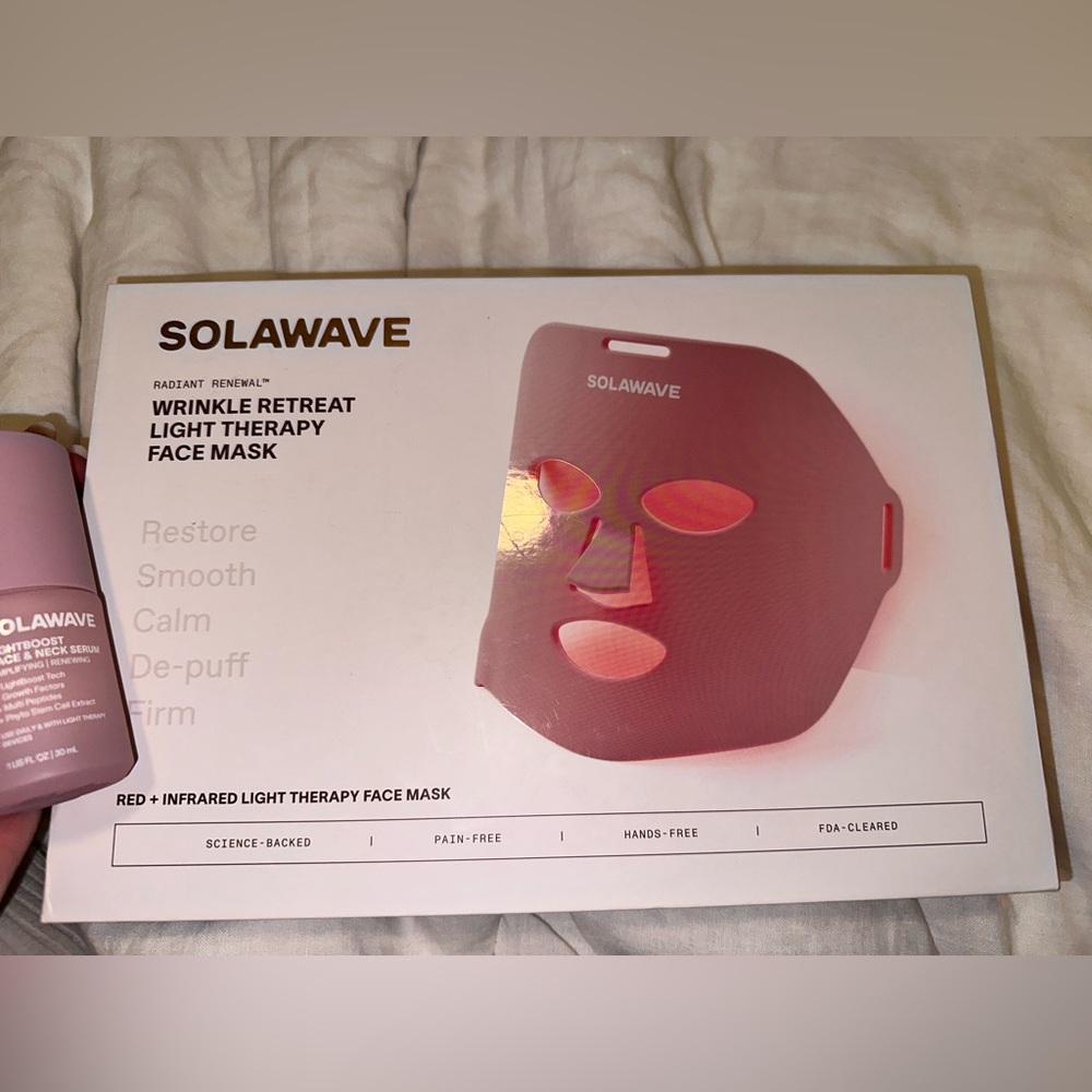Solawave Wrinkle Retreat Light Therapy Face Mask - Pink